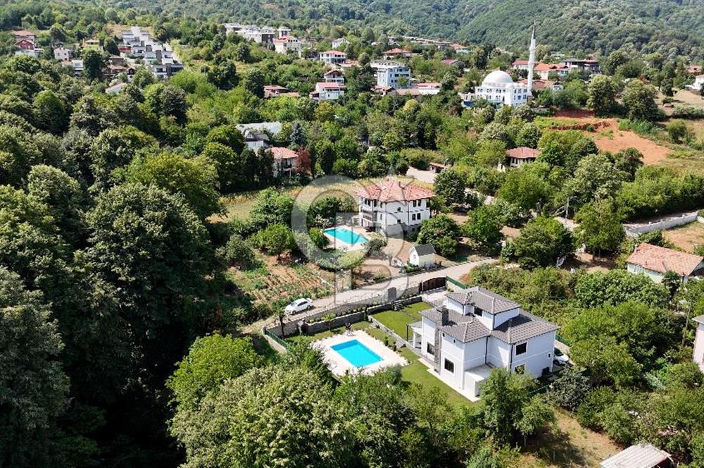 KARTEPE DERBENT SATILIK DOĞA İÇİNDE 6+1 MÜSTAKİL VİLLA