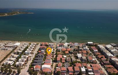Urla Kalabak'ta Deniz Manzaralı Tam Müstakil 4+1 Villa Satılık
