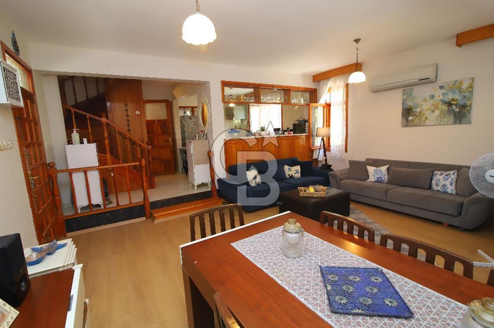 Urla Kalabak'ta Deniz Manzaralı Tam Müstakil 4+1 Villa Satılık