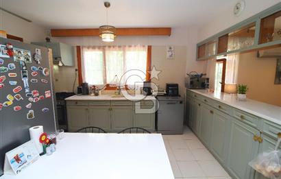 Urla Kalabak'ta Deniz Manzaralı Tam Müstakil 4+1 Villa Satılık