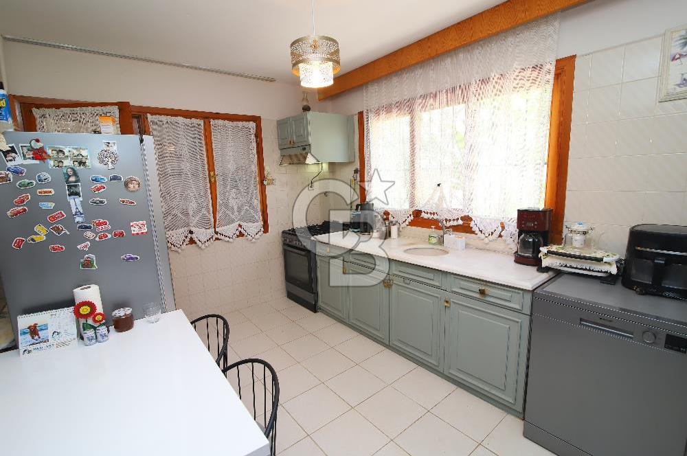 Urla Kalabak'ta Deniz Manzaralı Tam Müstakil 4+1 Villa Satılık