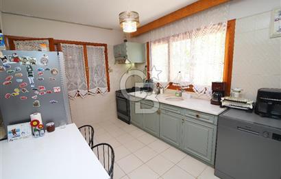 Urla Kalabak'ta Deniz Manzaralı Tam Müstakil 4+1 Villa Satılık