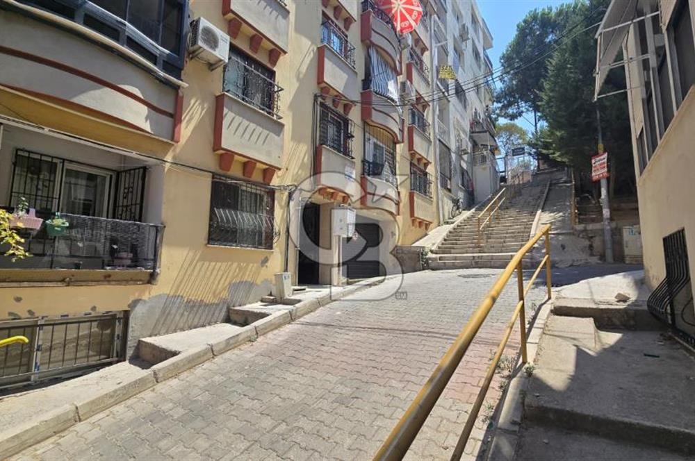 Konak Güzelyalı'da Satılık Merkezi Konum 3+1 Satılık Daire