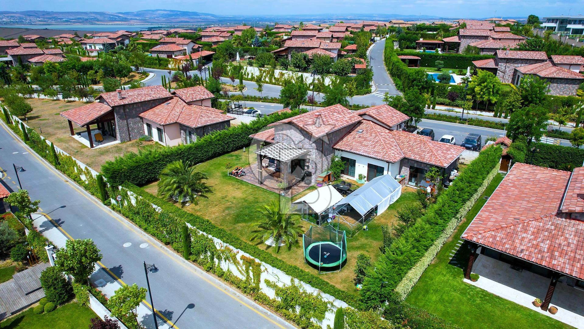 Toskana Vadisi Satılık 4+1 Villa