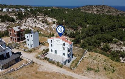 Mordoğan Kamukent Sitesi'nde 6+2 Tam Müstakil Villa