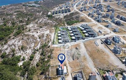 Mordoğan Kamukent Sitesi'nde 6+2 Tam Müstakil Villa