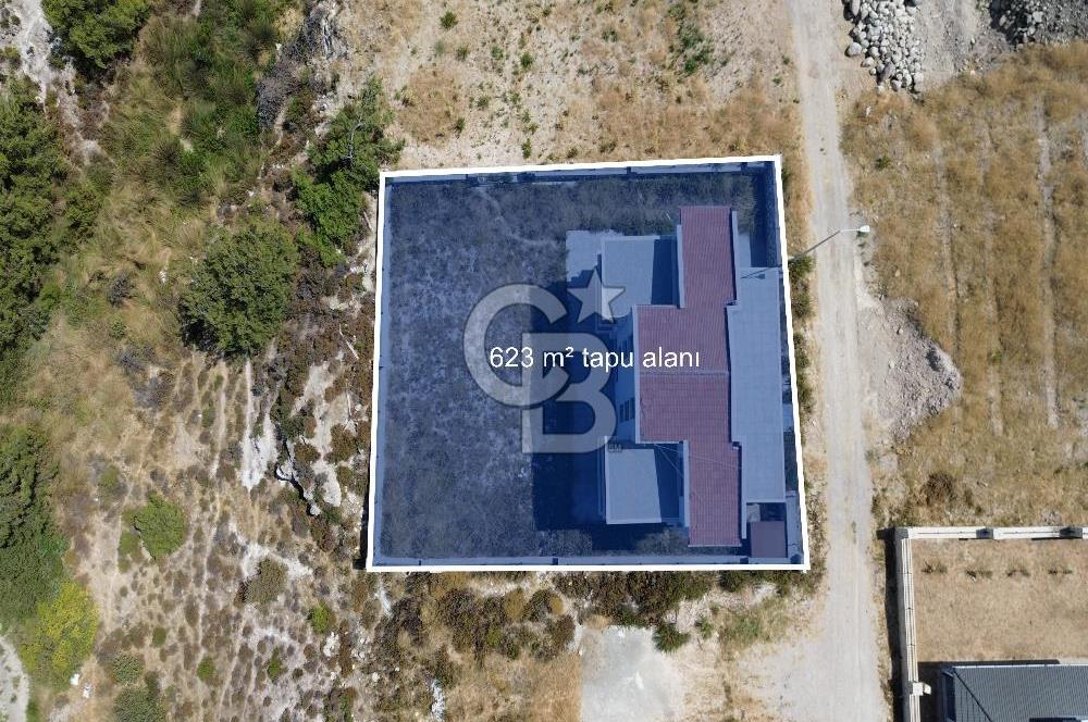 Mordoğan Kamukent Sitesi'nde 6+2 Tam Müstakil Villa