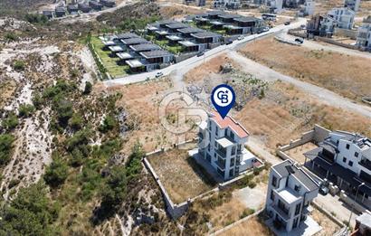 Mordoğan Kamukent Sitesi'nde 6+2 Tam Müstakil Villa
