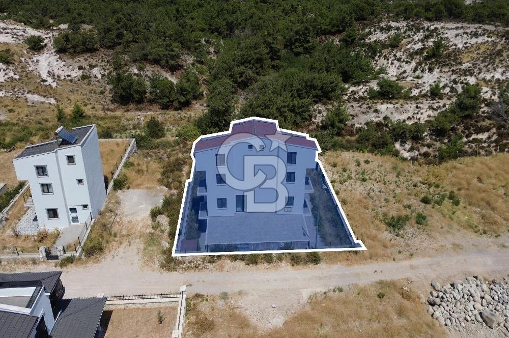Mordoğan Kamukent Sitesi'nde 6+2 Tam Müstakil Villa