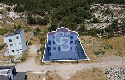 Mordoğan Kamukent Sitesi'nde 6+2 Tam Müstakil Villa
