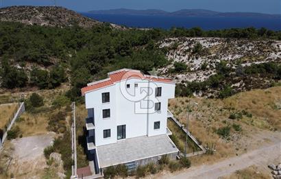 Mordoğan Kamukent Sitesi'nde 6+2 Tam Müstakil Villa