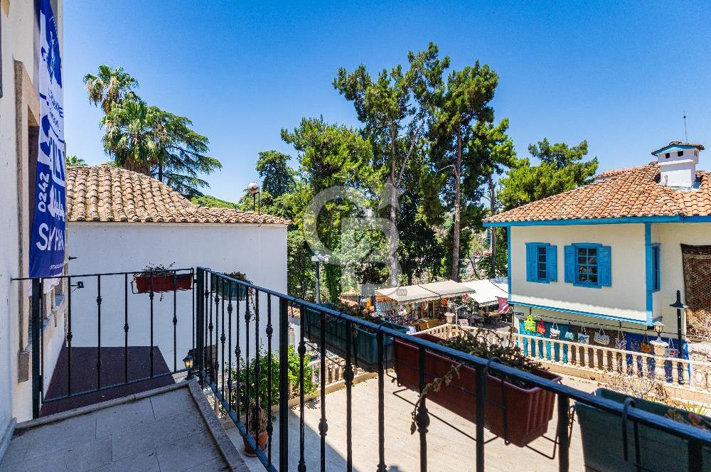 Antalya Kaleiçi'nde 3 katlı satılık mülk