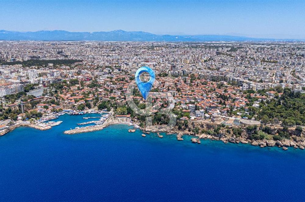 Antalya Kaleiçi'nde 3 katlı satılık mülk