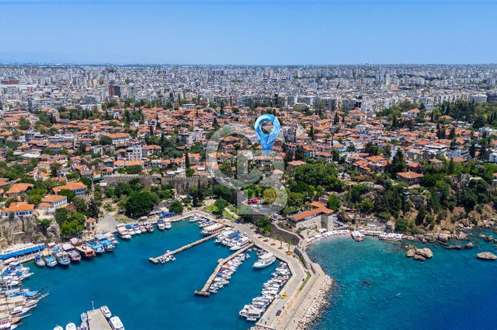 Antalya Kaleiçi'nde 3 katlı satılık mülk