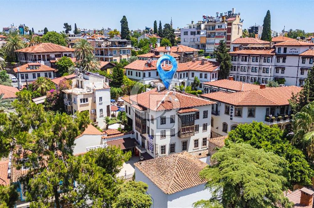 Antalya Kaleiçi'nde 3 katlı satılık mülk