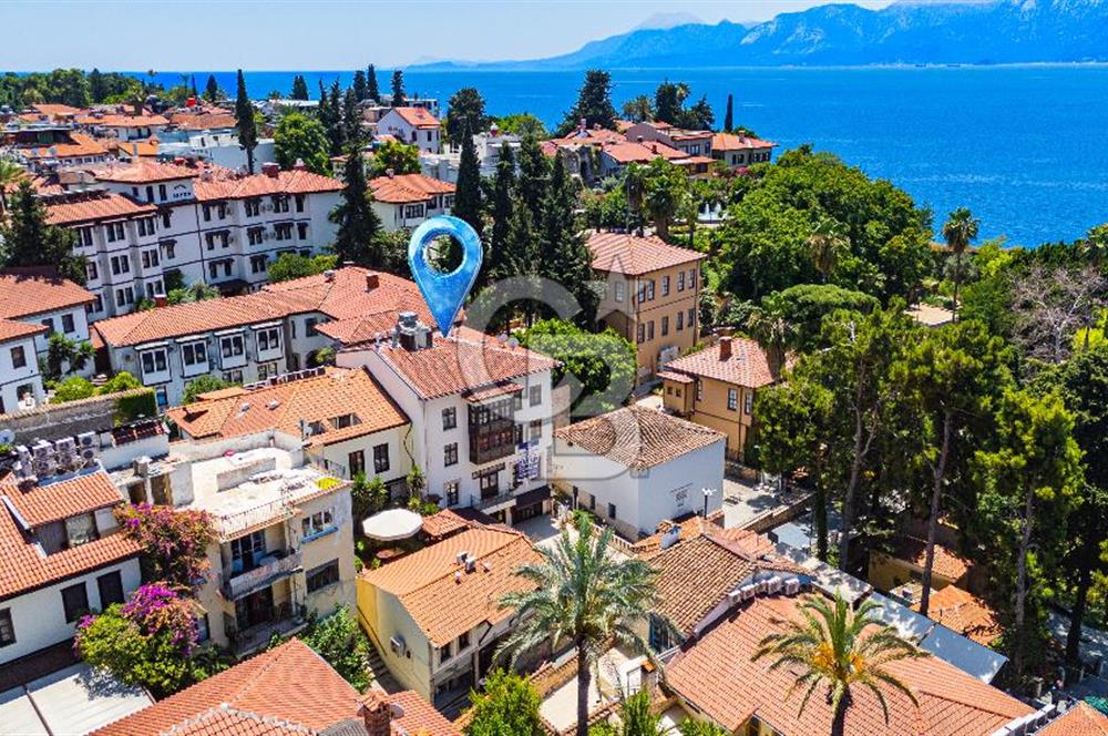 Antalya Kaleiçi'nde 3 katlı satılık mülk