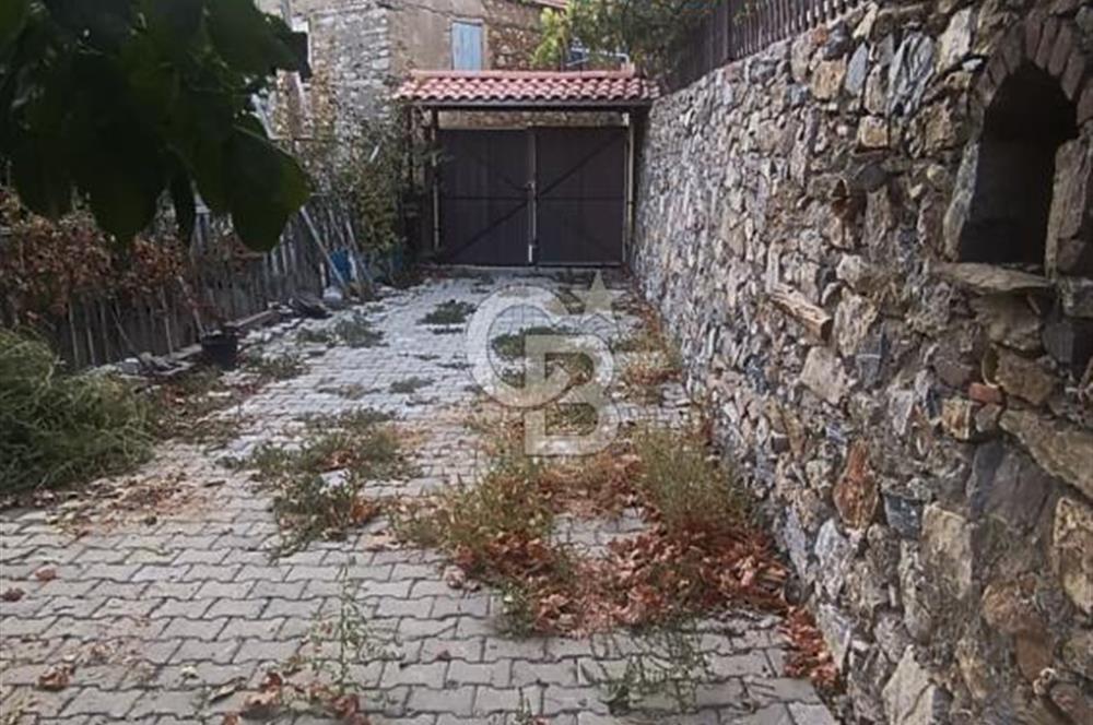 BEYLERDE BAHÇELİ MÜSTAKİL EV