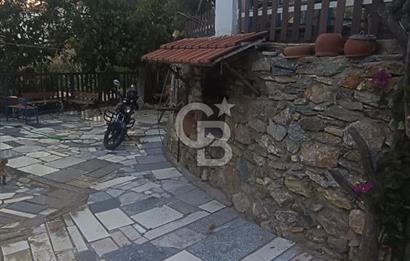 BEYLERDE BAHÇELİ MÜSTAKİL EV