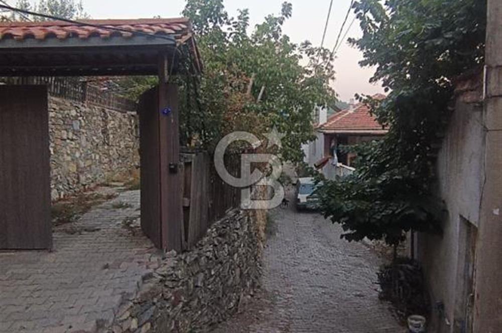 BEYLERDE BAHÇELİ MÜSTAKİL EV