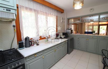 Urla Kalabak'ta Deniz Manzaralı Tam Müstakil 4+1 Villa Satılık