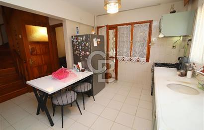 Urla Kalabak'ta Deniz Manzaralı Tam Müstakil 4+1 Villa Satılık