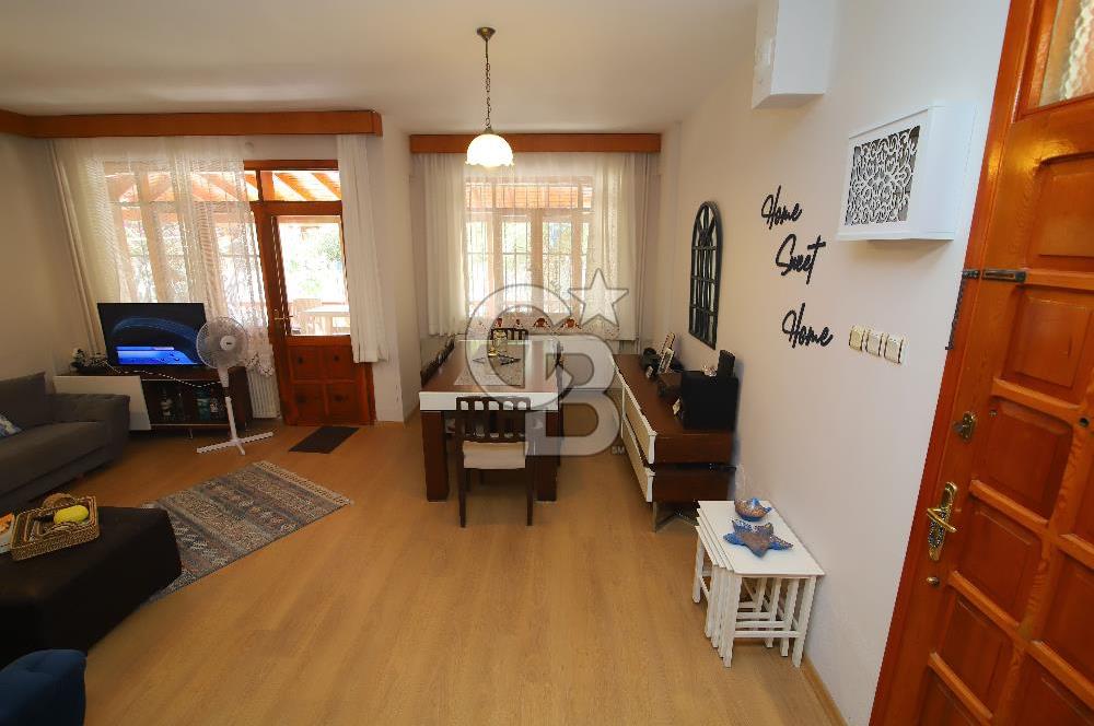 Urla Kalabak'ta Deniz Manzaralı Tam Müstakil 4+1 Villa Satılık