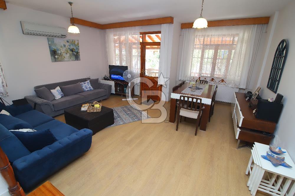 Urla Kalabak'ta Deniz Manzaralı Tam Müstakil 4+1 Villa Satılık