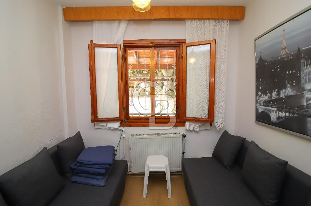 Urla Kalabak'ta Deniz Manzaralı Tam Müstakil 4+1 Villa Satılık