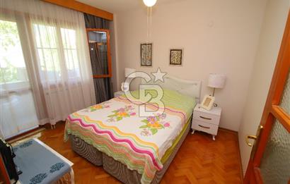 Urla Kalabak'ta Deniz Manzaralı Tam Müstakil 4+1 Villa Satılık