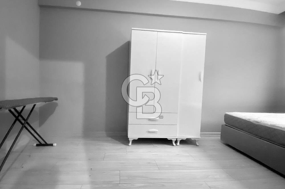 BUCA MENDERES HALK CADDESİNDE EŞYALI SATILIK 1+1  DAİRE