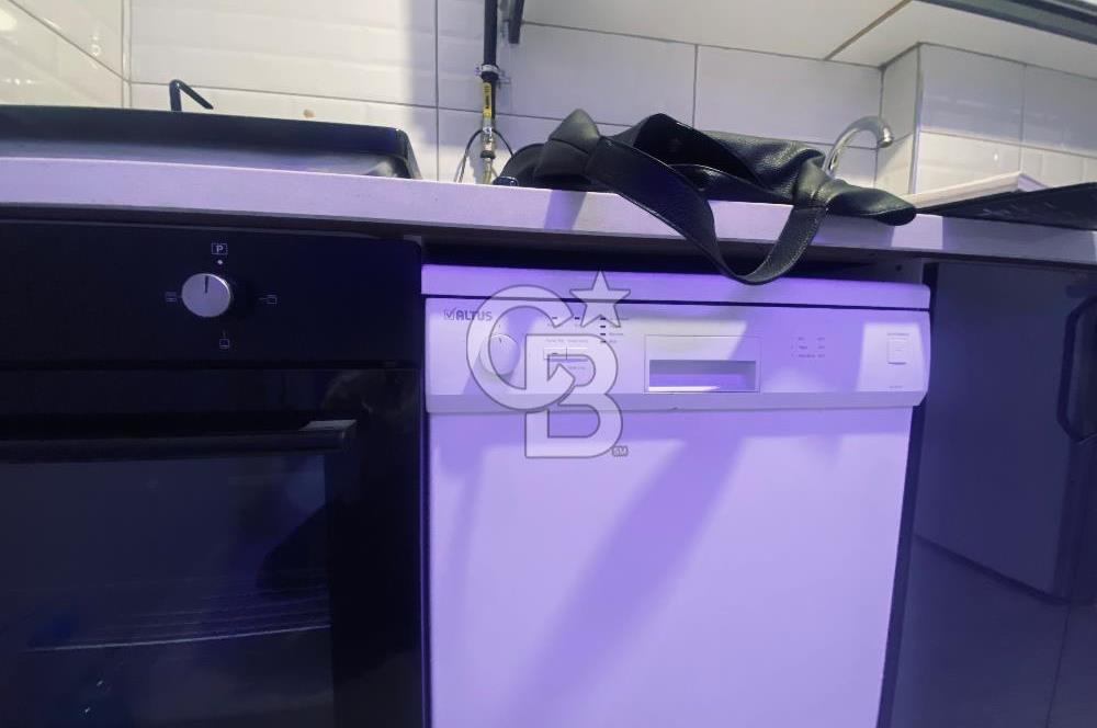 BUCA MENDERES HALK CADDESİNDE EŞYALI SATILIK 1+1  DAİRE