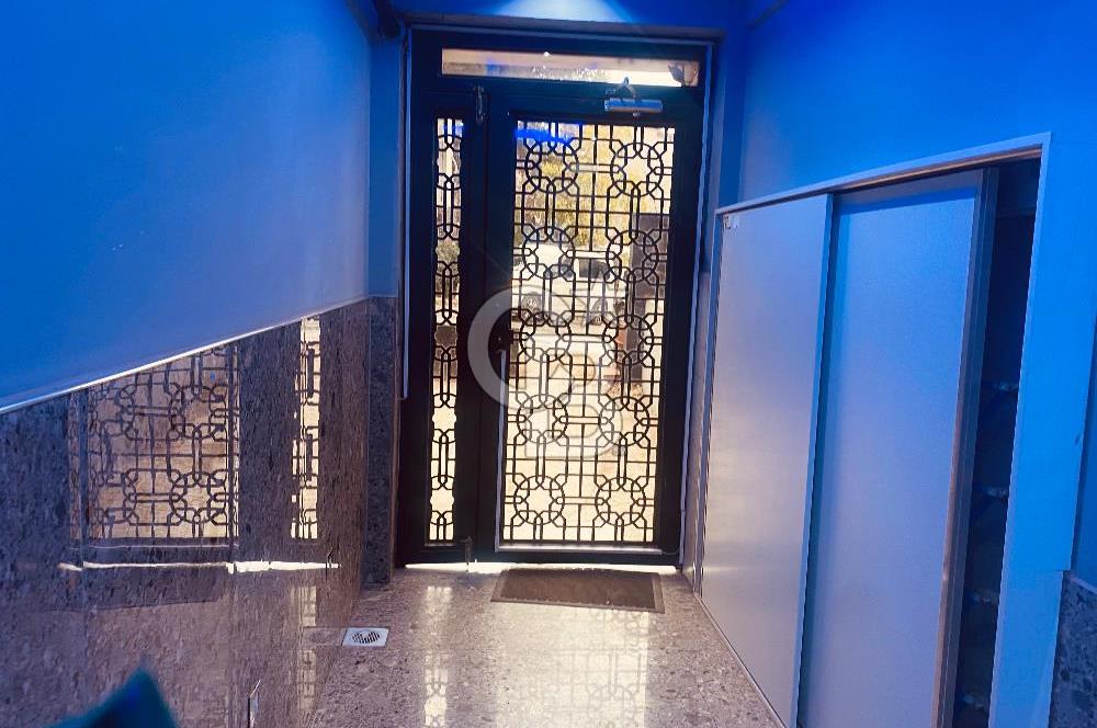 BUCA MENDERES HALK CADDESİNDE EŞYALI SATILIK 1+1  DAİRE