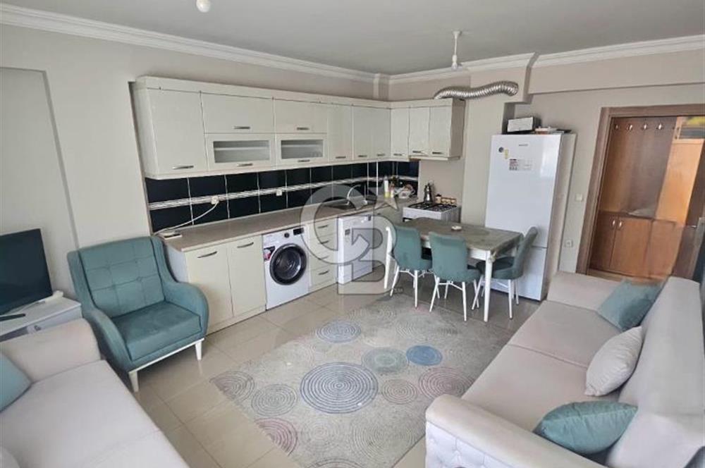 Yenifoça Merkeze Yakın Eşyalı Kiralık 2+1 Daire