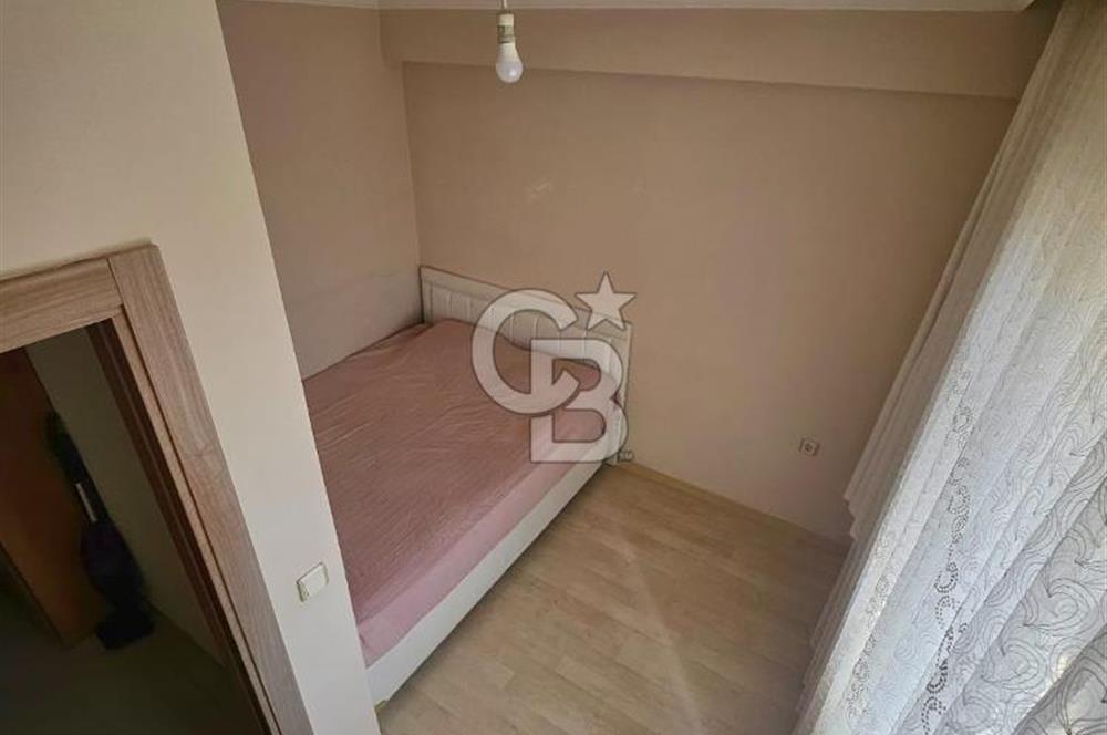 Yenifoça Merkeze Yakın Eşyalı Kiralık 2+1 Daire