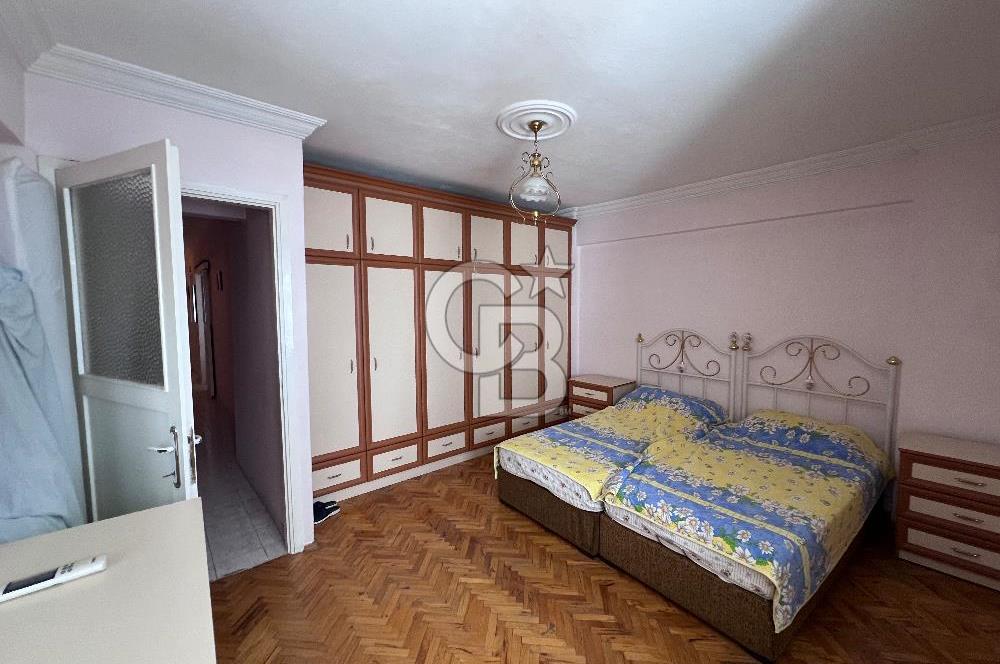 BORNOVA EGE ÜNİ. YAKINI SATILIK 150m2 3+1 DAİRE