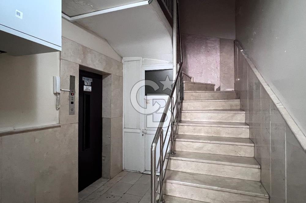 BORNOVA EGE ÜNİ. YAKINI SATILIK 150m2 3+1 DAİRE