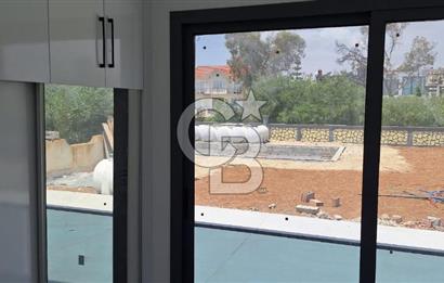 K.K.T.C. YENİ BOĞAZİÇİNDE HAVUZLU SİTEDE 2+1 SATILIK DAİRE