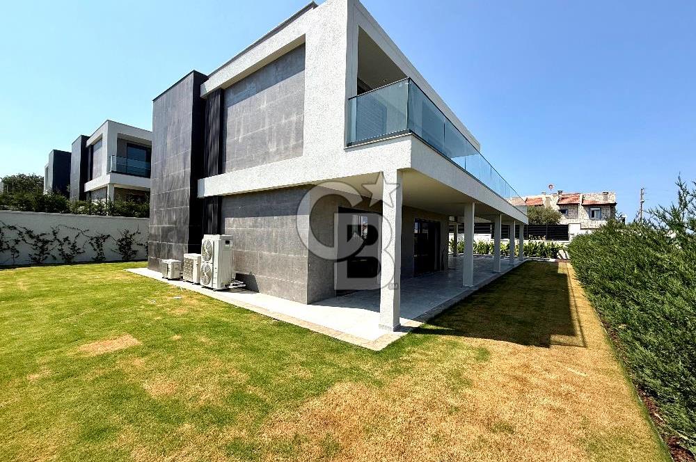 Çeşme Dalyan'da Müstakil Havuzlu Satılık Lüks Villa