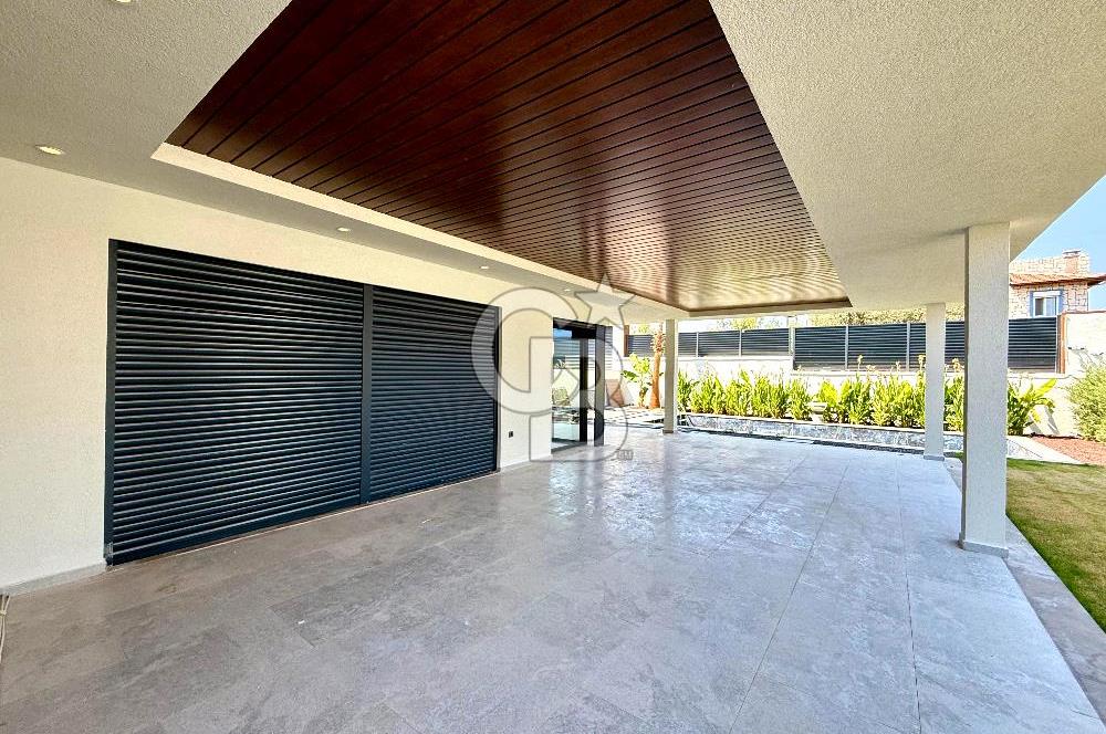 Çeşme Dalyan'da Müstakil Havuzlu Satılık Lüks Villa