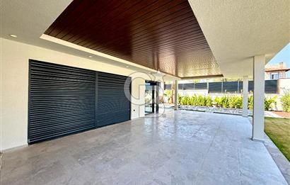 Çeşme Dalyan'da Müstakil Havuzlu Satılık Lüks Villa