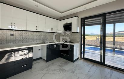 Çanakkale Lapseki Emek Tatil'de Ultra Lüks Havuzlu 6+1 Villa