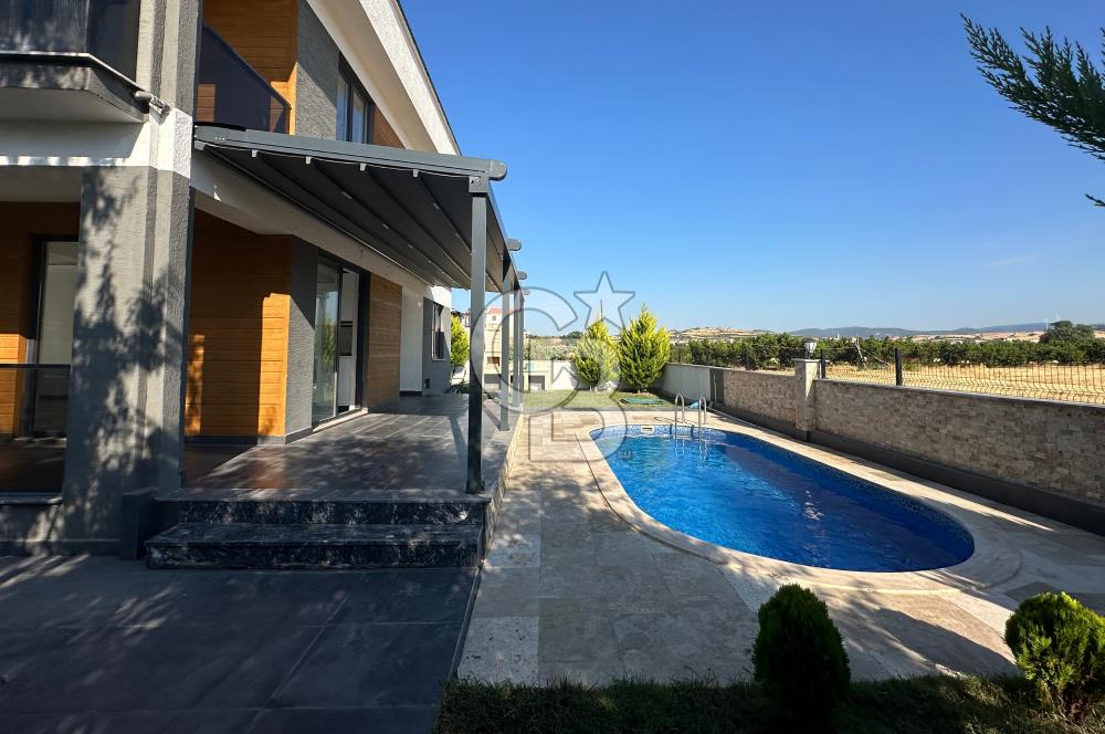 Çanakkale Lapseki Emek Tatil'de Ultra Lüks Havuzlu 6+1 Villa