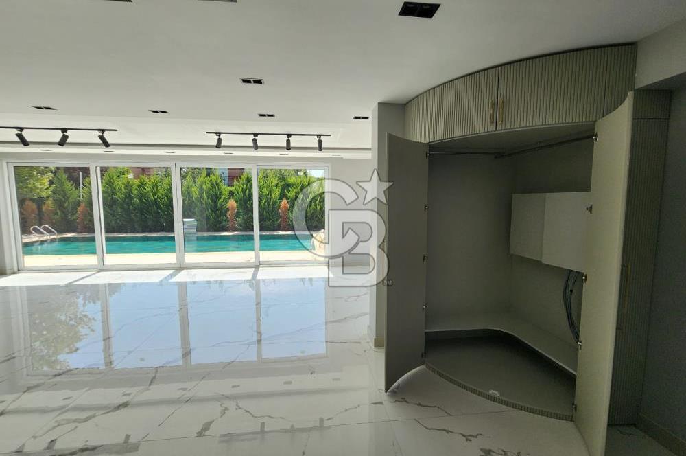 Silivri Star Life Sitesi 700 M2 Havuzlu Müstakil Villa