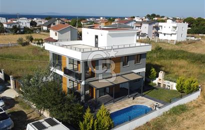 Çanakkale Lapseki Emek Tatil'de Ultra Lüks Havuzlu 6+1 Villa