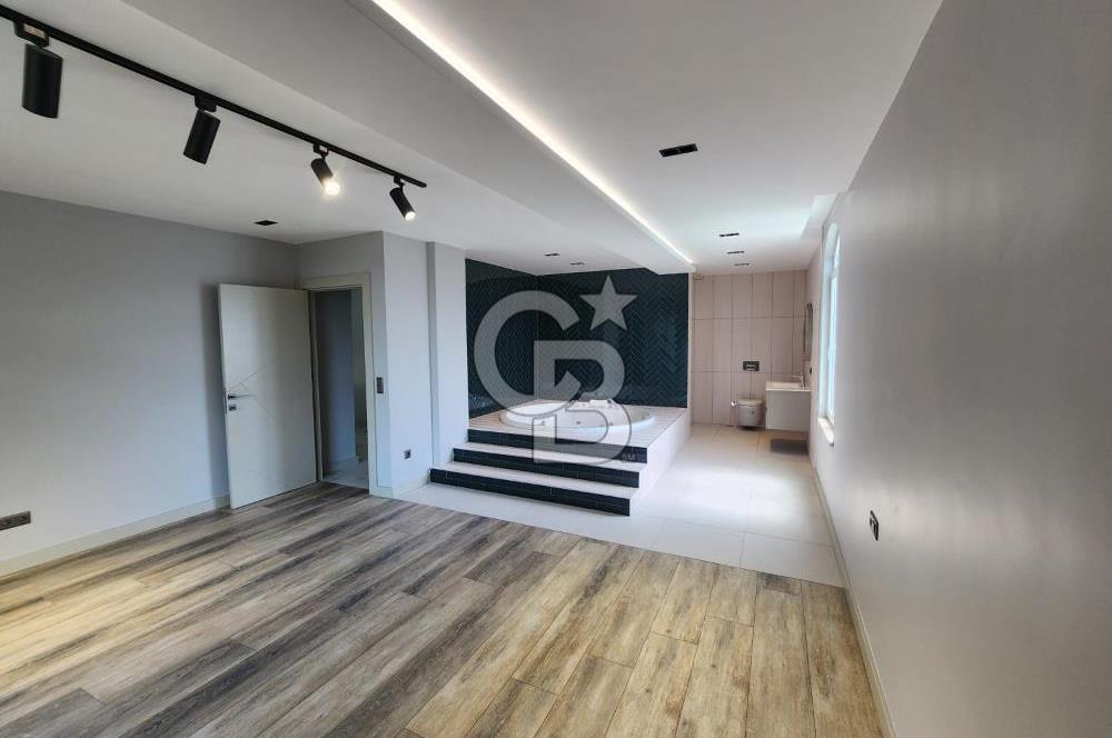 Silivri Star Life Sitesi 700 M2 Havuzlu Müstakil Villa