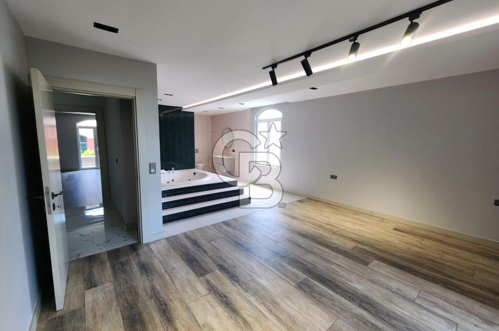 Silivri Star Life Sitesi 700 M2 Havuzlu Müstakil Villa