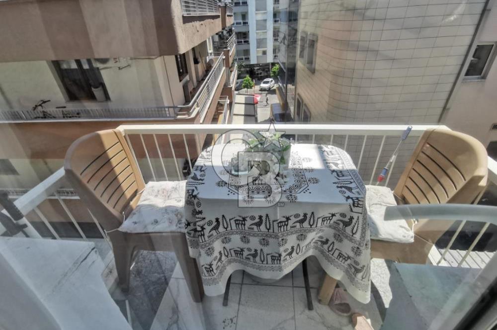KARŞIYAKA ESHOT SOKAĞINDA TADİLATLI ARA KAT DAİRE