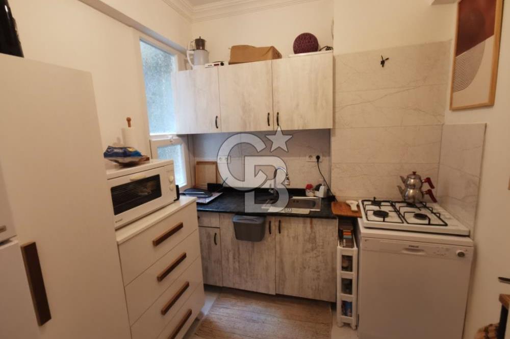 KARŞIYAKA ESHOT SOKAĞINDA TADİLATLI ARA KAT DAİRE