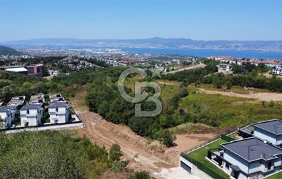 BAŞİSKELE BAHÇECİK'TE %20 İMARLI 1210 M² DENİZ MANZARALI ARSA