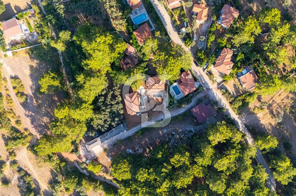 CB MARİNADAN SATILIK 400m2 BAHÇE ALANI VE 7x4 HAVUZLU 4+1 VİLLA